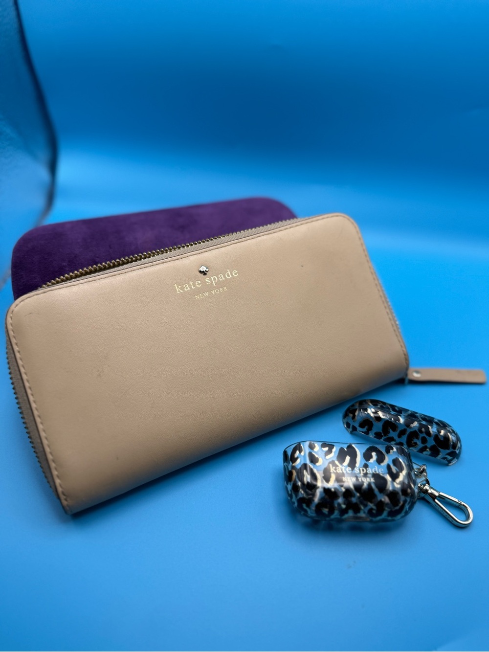 Beige Kate Spade Long Wallet & AirPod Case Lot